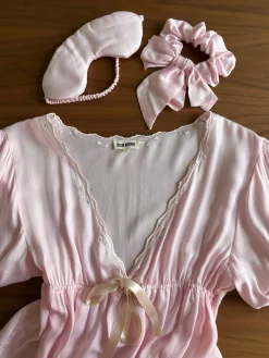 Lounge Accessories|Headbands & Hair Accessories>Djerf Avenue Angel Bow Scrunchie Pink