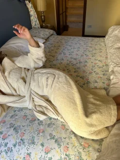 Robes><noscript><img width=