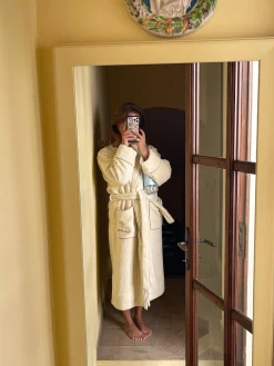 Robes><noscript><img width=
