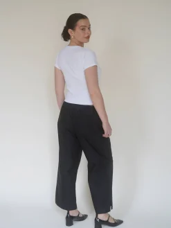 Pants><noscript><img width=