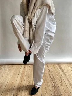 Pants><noscript><img width=