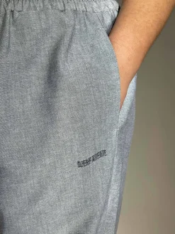 Pants><noscript><img width=