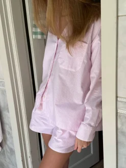Shorts>Djerf Avenue Breezy Short Shorts Pink Stripe