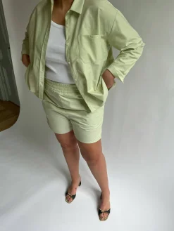 Shorts><noscript><img width=