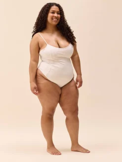 Swimwear><noscript><img width=