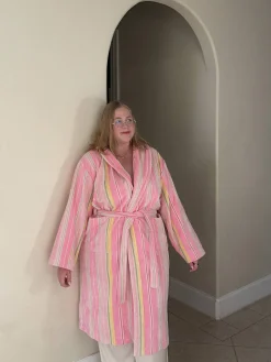Robes><noscript><img width=