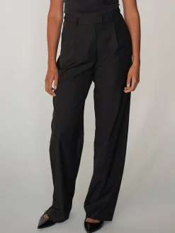 Pants><noscript><img width=