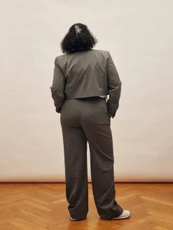 Pants><noscript><img width=