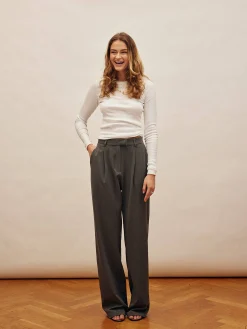 Pants><noscript><img width=