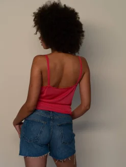 T-Shirts & Tops><noscript><img width=