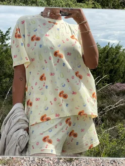 Pjs>Djerf Avenue Go Slow Tee Fruit