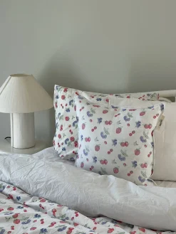 Kitchen & Home Accessories>Djerf Avenue Linen Cushion Cover Summer Berries