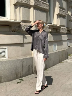 Pants><noscript><img width=