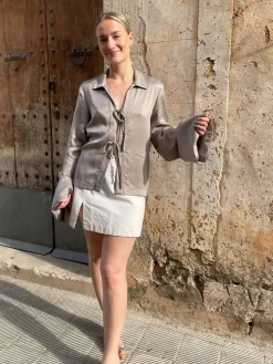 Shirts & Blouses><noscript><img width=