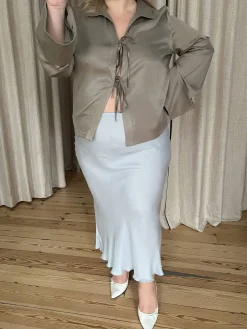 Shirts & Blouses><noscript><img width=