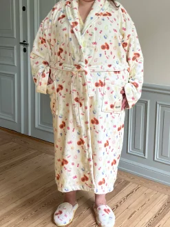 Robes><noscript><img width=