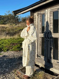 Robes><noscript><img width=
