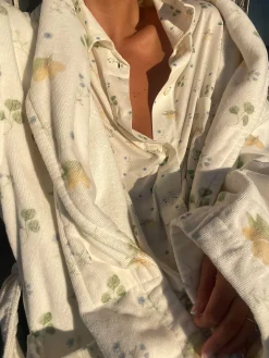 Robes><noscript><img width=