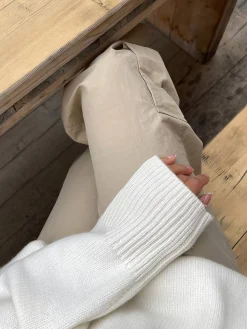 Pants><noscript><img width=