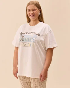 T-Shirts & Tops>Djerf Avenue Vacay Tee DA Seaside